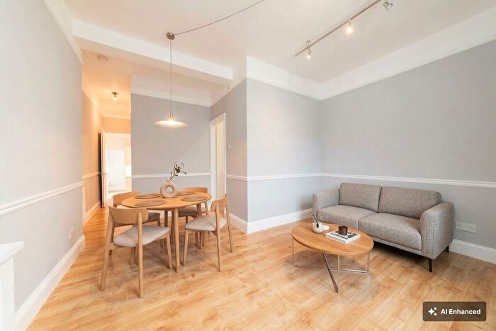 2 Bedroom Flat To Rent In Wood Lane, Shepherds Bush ., W12