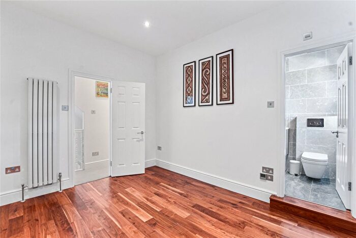 2 Bedroom Flat To Rent In Dawes Road, Fulham Island, SW6