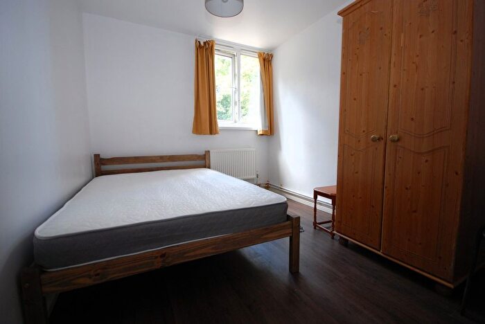 5 Bedroom Flat To Rent In Carlton Grove, London, SE15