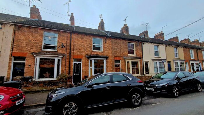 3 Bedroom Terraced House To Rent In Albemarle Road, Taunton, TA1