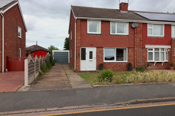 3 Bedroom Semi-Detached House To Rent In Ash Grove, North Hykeham, LN6