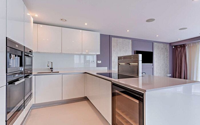 4 Bedroom Flat To Rent In Darwin House, Kingsley Walk, Cambridge, CB5