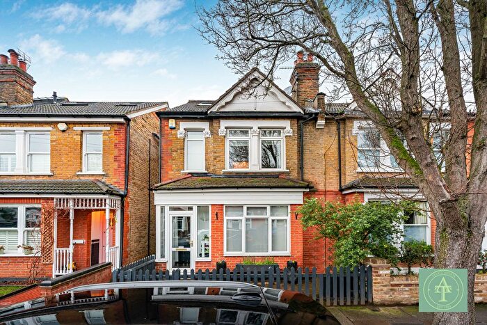 4 Bedroom Semi Detached House For Sale In Solna Road, Winchmore Hill, London, N21