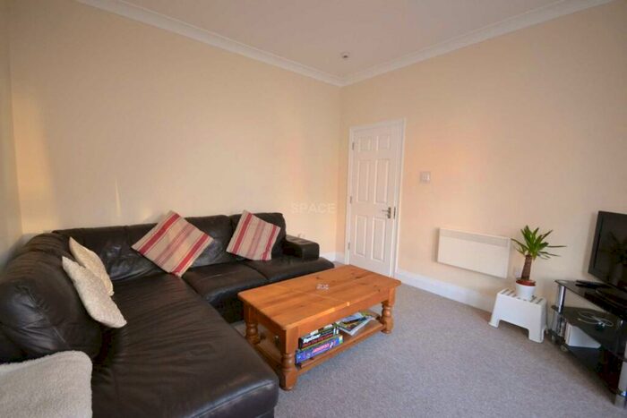 6 Bedroom Semi-Detached House To Rent In Erleigh Road, Reading, Berkshire, RG1