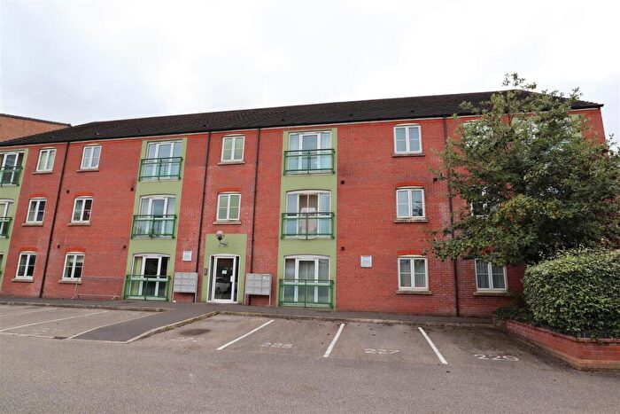 1 Bedroom Flat To Rent In Riverside Drive, Lincoln, LN5