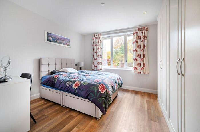 1 Bedroom Apartment For Sale In Hampshire Lakes, Oakleigh Square, Yateley Retirement Property, GU46
