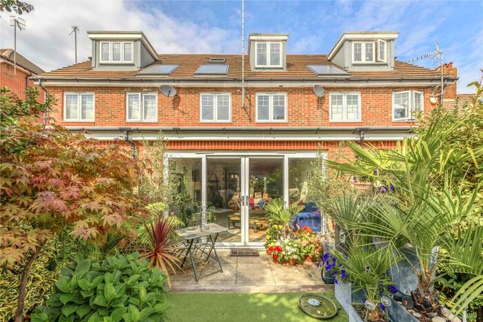 4 Bedroom Terraced House To Rent In Station Road, Shalford, Guildford, GU4