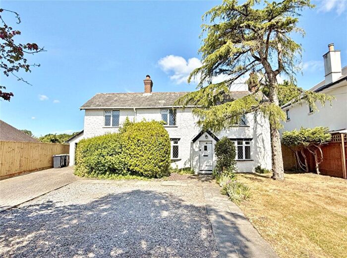 4 Bedroom Detached House To Rent In Burnbake Road, Verwood, BH31