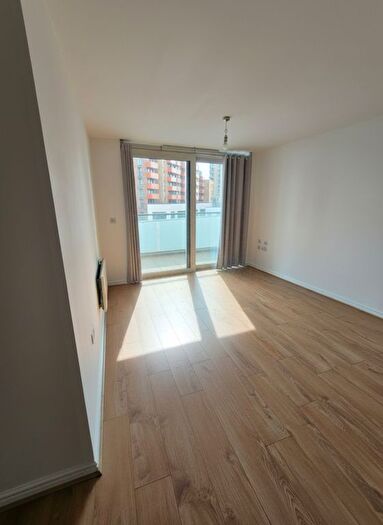 2 Bedroom Flat To Rent In Blenheim Centre, Hounslow, TW3