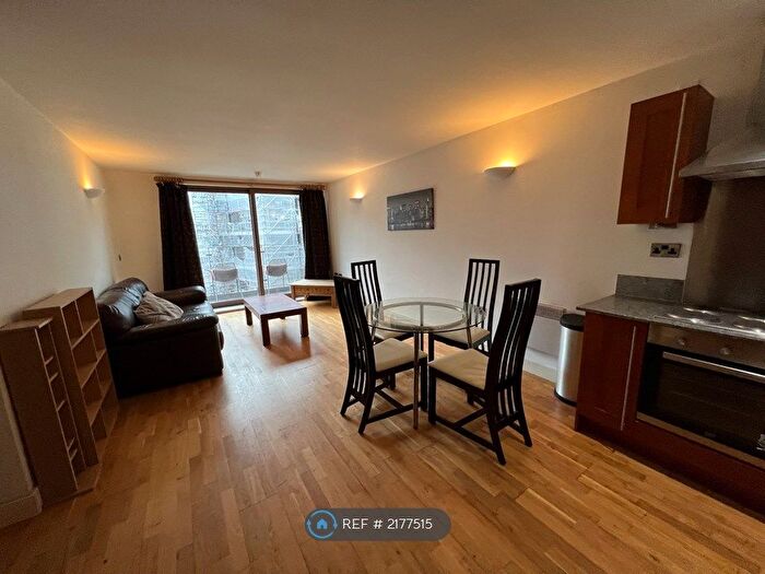 2 Bedroom Flat To Rent In Isaac Way, Manchester, M4