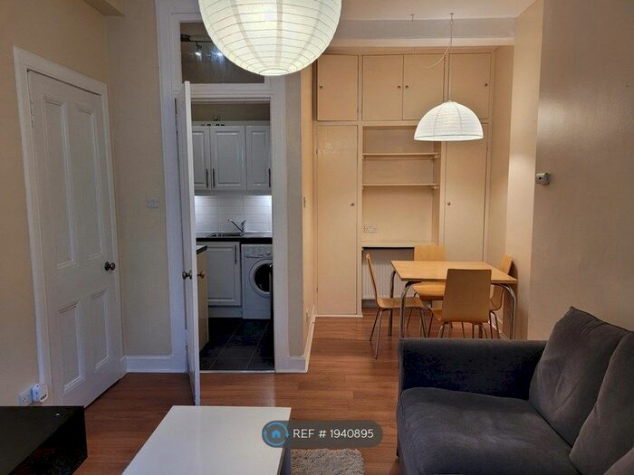 1 Bedroom Flat To Rent In Wardlaw Place, Edinburgh, EH11