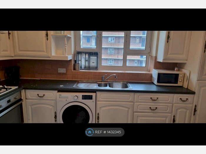 2 Bedroom Flat To Rent In Windsor House, London, N4