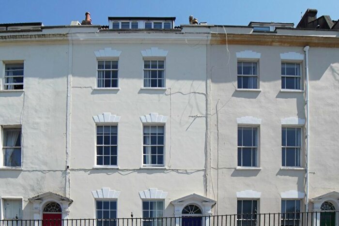 2 Bedroom Flat To Rent In Richmond Terrace, Clifton, Bristol, BS8