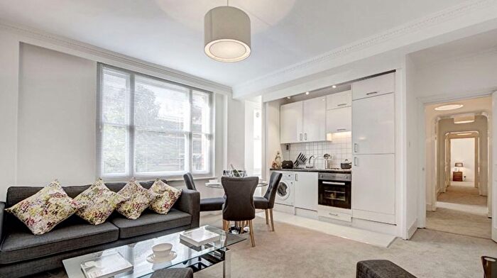 2 Bedroom Flat To Rent In Hill Street, W1J