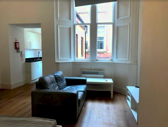 Flat To Rent In Town Hall, Bexley Square, Salford, Manchester, M3