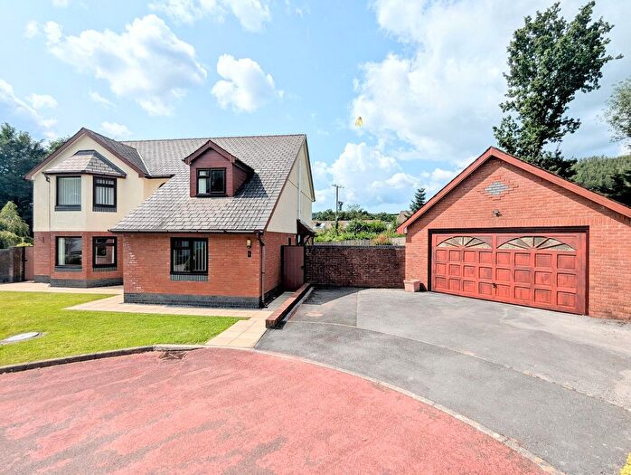 4 Bedroom Detached House For Sale In Bronwydd, Carmarthen, Carmarthenshire., SA33