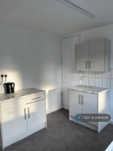 2 Bedroom Semi-Detached House To Rent In The Circle, Nuneaton, CV10