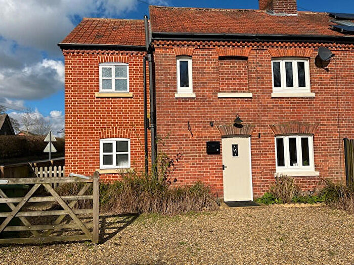 4 Bedroom Semi-Detached House To Rent In Reepham Road, Norwich, Norfolk, NR9