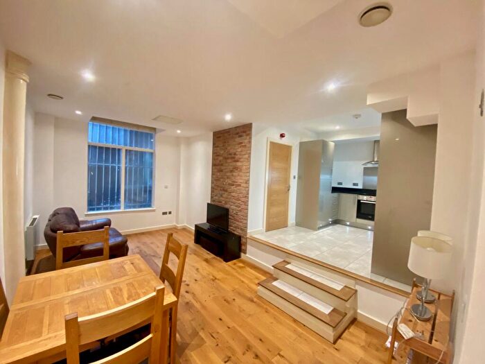 2 Bedroom Apartment To Rent In Hounds Gate Court, Nottingham, NG1