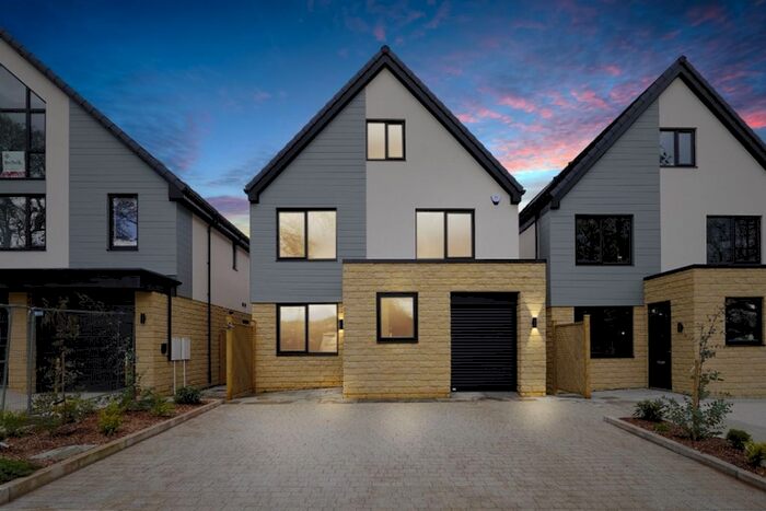 5 Bedroom Detached House For Sale In Park Lane, Dronfield, S18