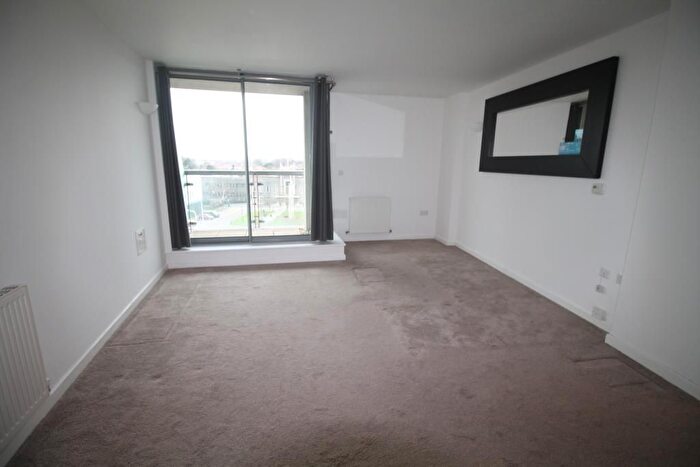 1 Bedroom Flat To Rent In Lexicon Apartments, Mercury Gardens, RM1