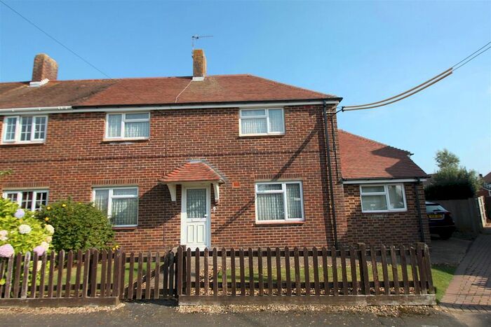 3 Bedroom Semi Detached House For Sale In Priory Road, Netley Abbey, Southampton, SO31