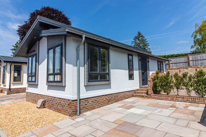 1 Bedroom Bungalow For Sale In Valdean Park, The Dean, Alresford, SO24