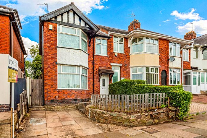 3 Bedroom Semi-Detached House For Sale In Gwendolen Road, Crown Hills, Leicester, LE5