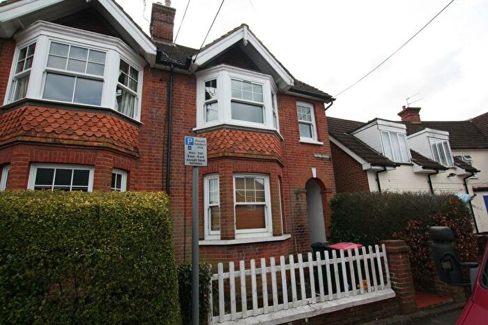 1 Bedroom Flat To Rent In Victoria Road, West Green, Crawley, West Sussex., RH11
