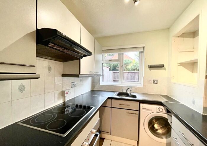 1 Bedroom End Terrace House For Sale In Woking, Surrey, GU21