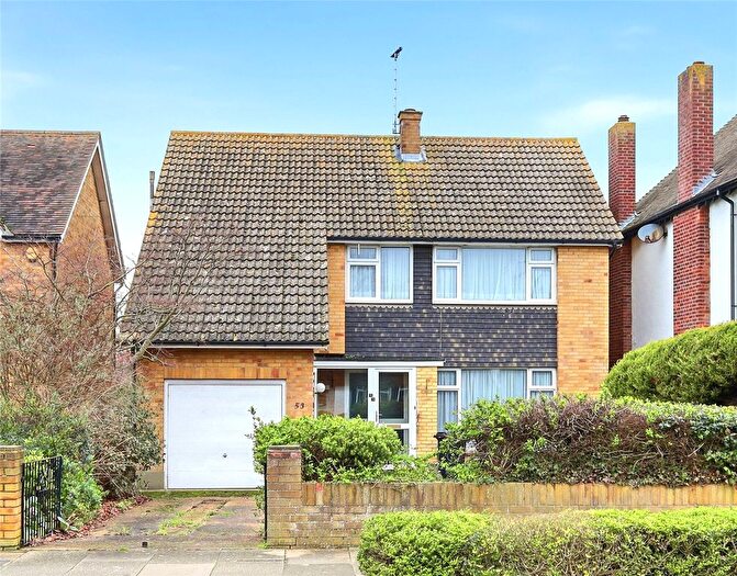 3 Bedroom Detached House For Sale In The Broadway, Thorpe Bay, Essex, SS1