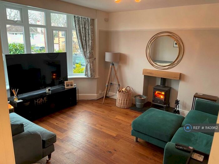 4 Bedroom Detached House To Rent In Corby Avenue, Swindon, SN3