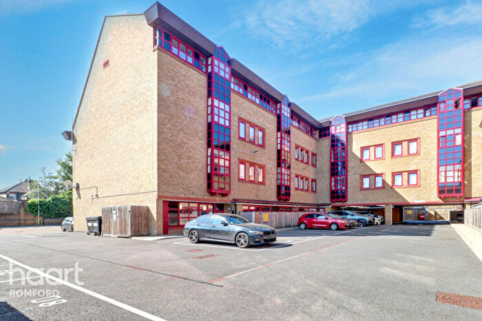 1 Bedroom Apartment For Sale In London Road, Romford, RM7