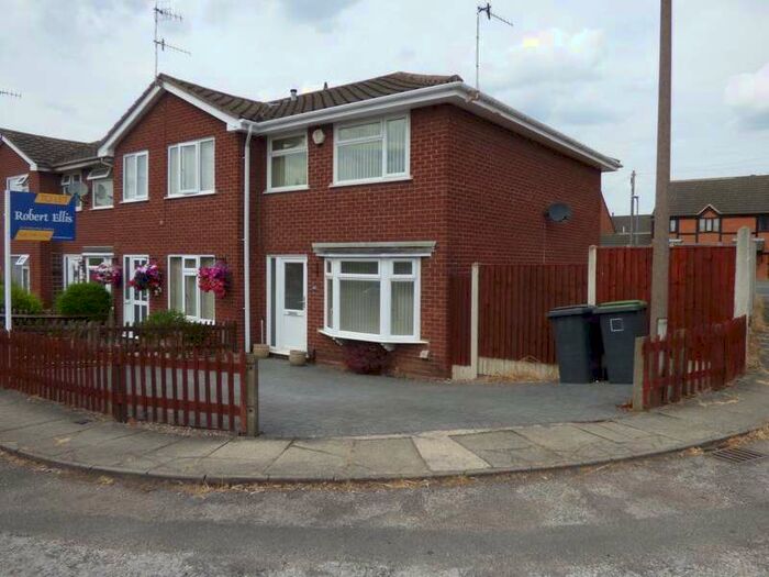 3 Bedroom Terraced House To Rent In Broad Oak Drive, Stapleford. NG9