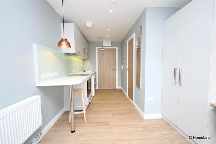 1 Bedroom Flat To Rent In Apartment, Lower Bristol Road, BA2