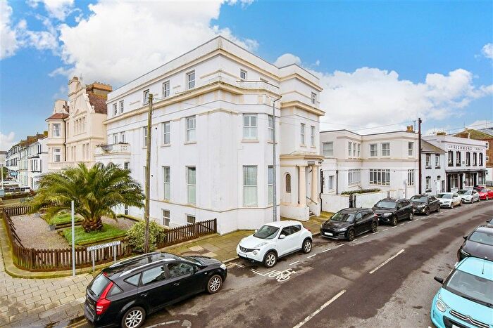 2 Bedroom Flat For Sale In Richmond Street, Herne Bay, Kent, CT6