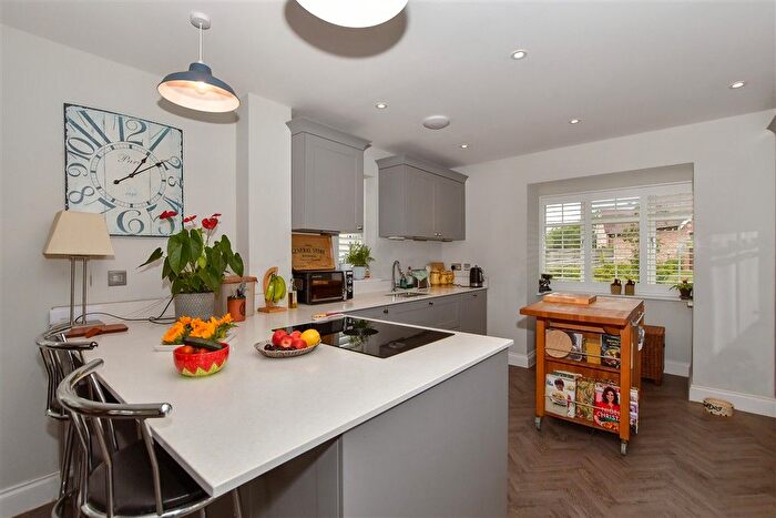 4 Bedroom Detached House For Sale In Vicarage Fields, Linton, Maidstone, Kent, ME17