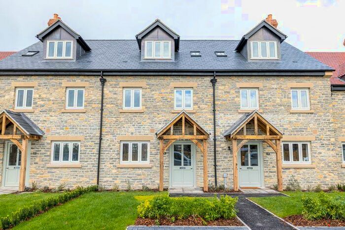 3 Bedroom Terraced House For Sale In Stone Crafted Delightful Bed Townhouse, BA6