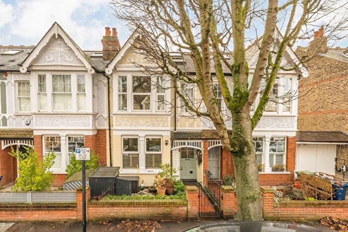 4 Bedroom Property To Rent In Windermere Road, Ealing, W5