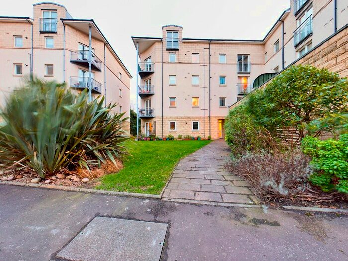 2 Bedroom Flat To Rent In Crewe Road North, Crewe Toll, Edinburgh, EH5