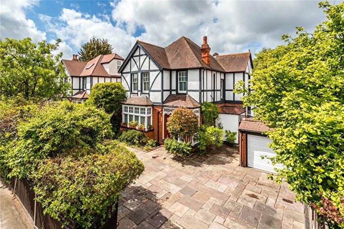4 Bedroom Detached House For Sale In Malden Road, New Malden, Surrey, KT3