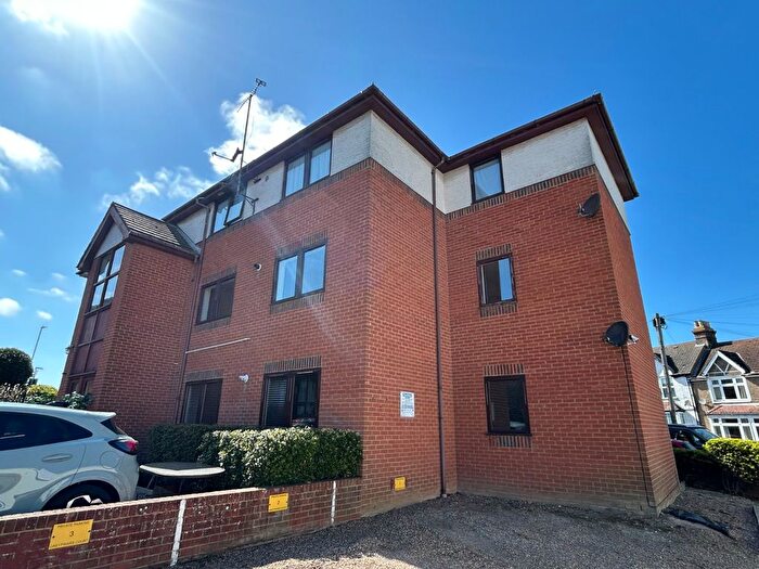 2 Bedroom Flat To Rent In Greyfriars Court, George Hill Road, Kingsgate, Broadstairs, CT10