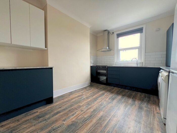 2 Bedroom Flat To Rent In Camden Road, Tunbridge Wells, TN1