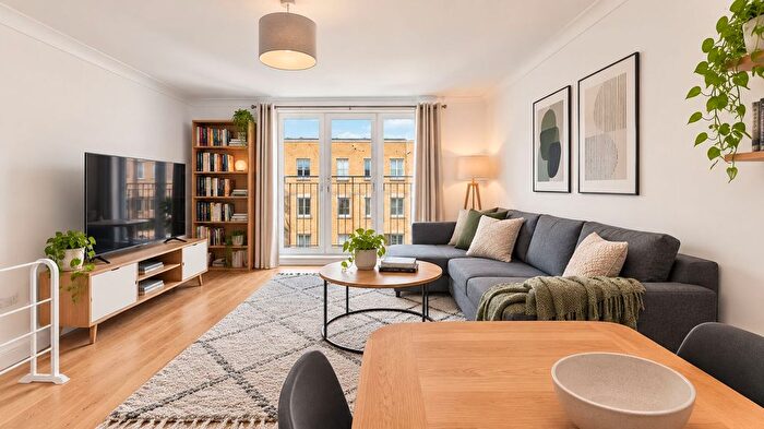 2 Bedroom Flat For Sale In Candle Street, Stepney Green, E1