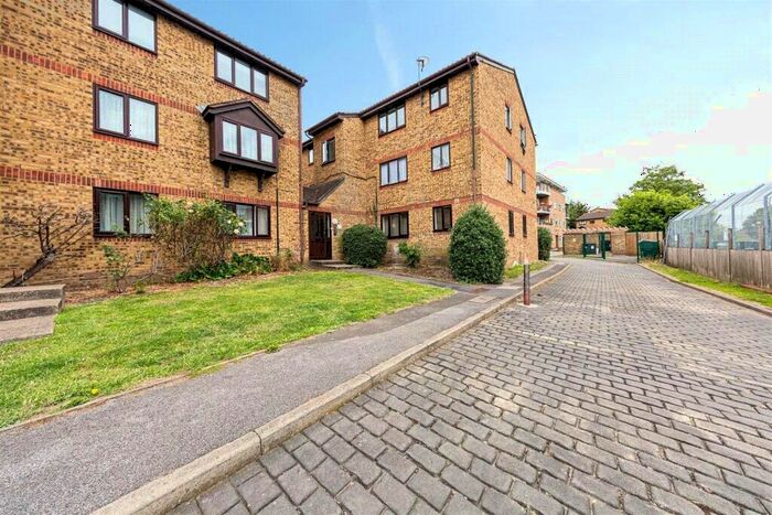 1 Bedroom Flat To Rent In Stocksfield Road, Walthamstow, London, E17