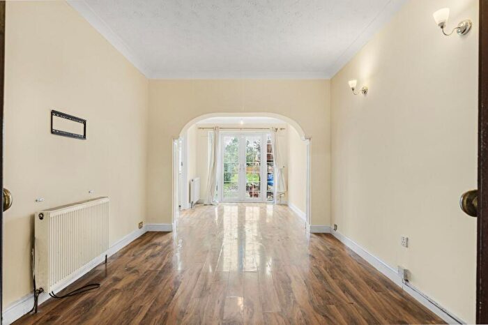 4 Bedroom Property For Sale In Freshwell Avenue, Romford, RM6