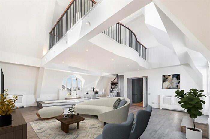 3 Bedroom Flat For Sale In Frognal Rise, Hampstead, NW3