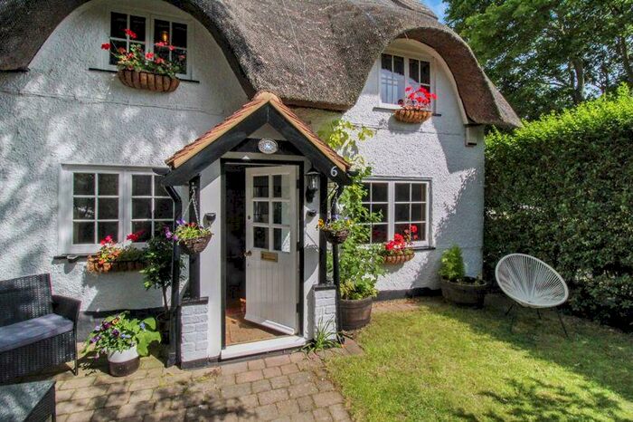 2 Bedroom Cottage For Sale In Green End, Renhold, MK41