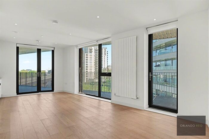 2 Bedroom Flat For Sale In Starboard Way, London, E16