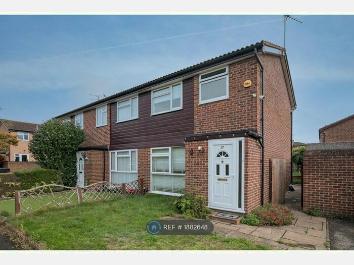 3 Bedroom Terraced House To Rent In Palmers Close, Maidenhead, SL6